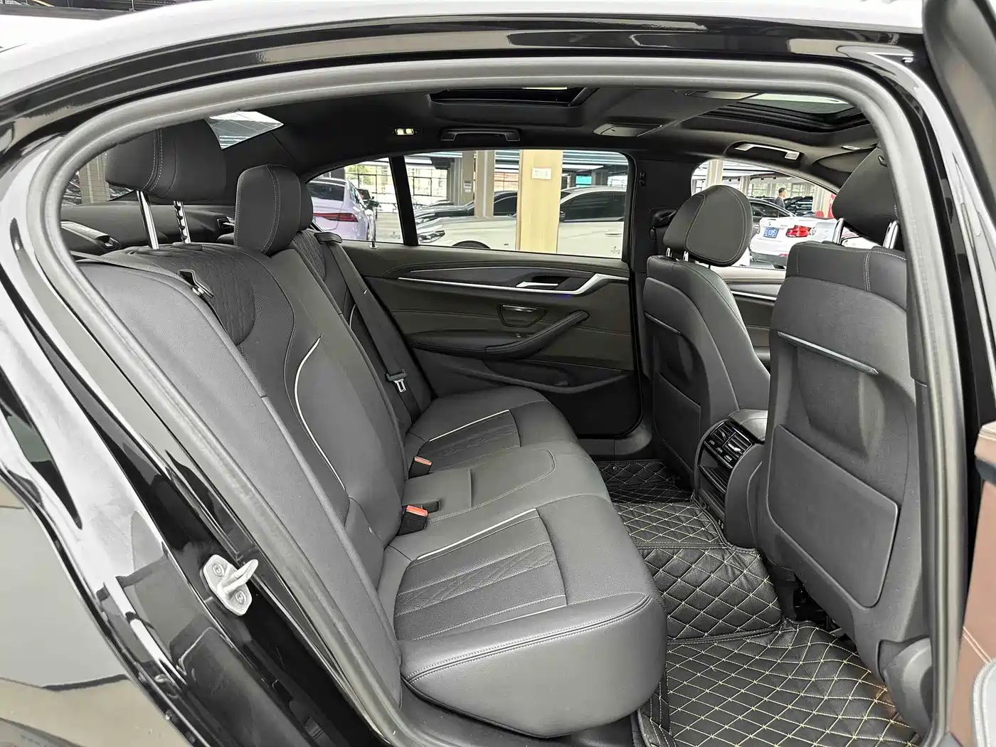 BMW 5 Series 2021 Facelift 530Li Leading M Sport Package фото 9