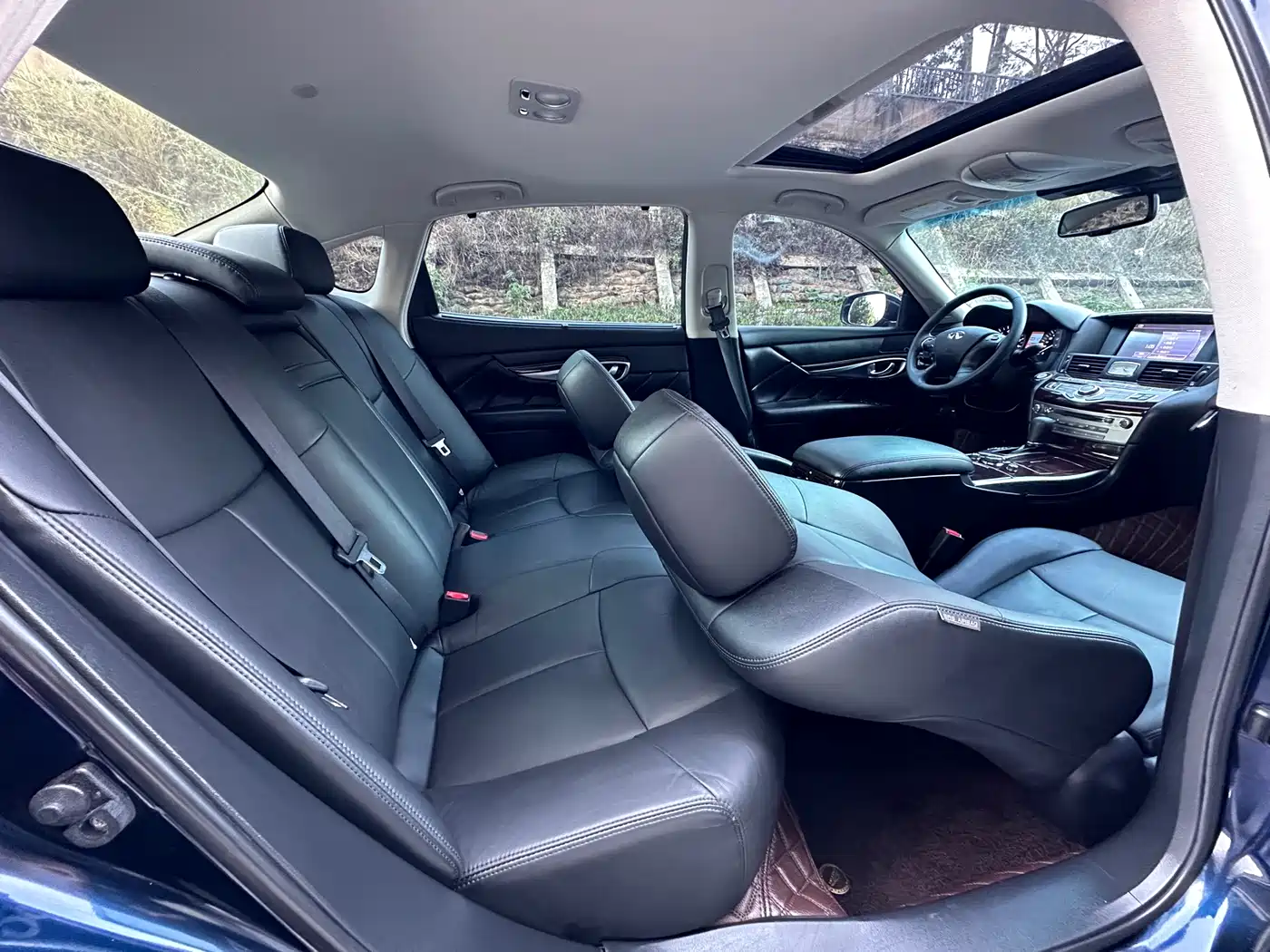 Infiniti Q70 2019 Q70L 2.0T Enjoyment Edition фото 12