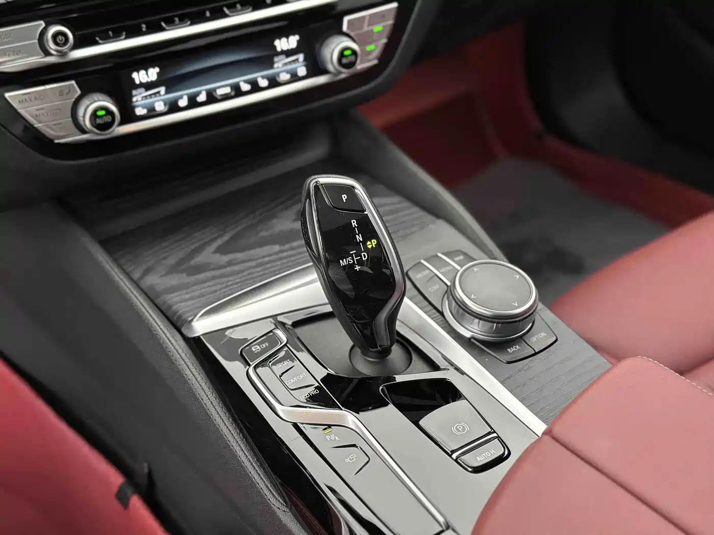 BMW 5 Series 2023 530Li Premium M Sport Package фото 6