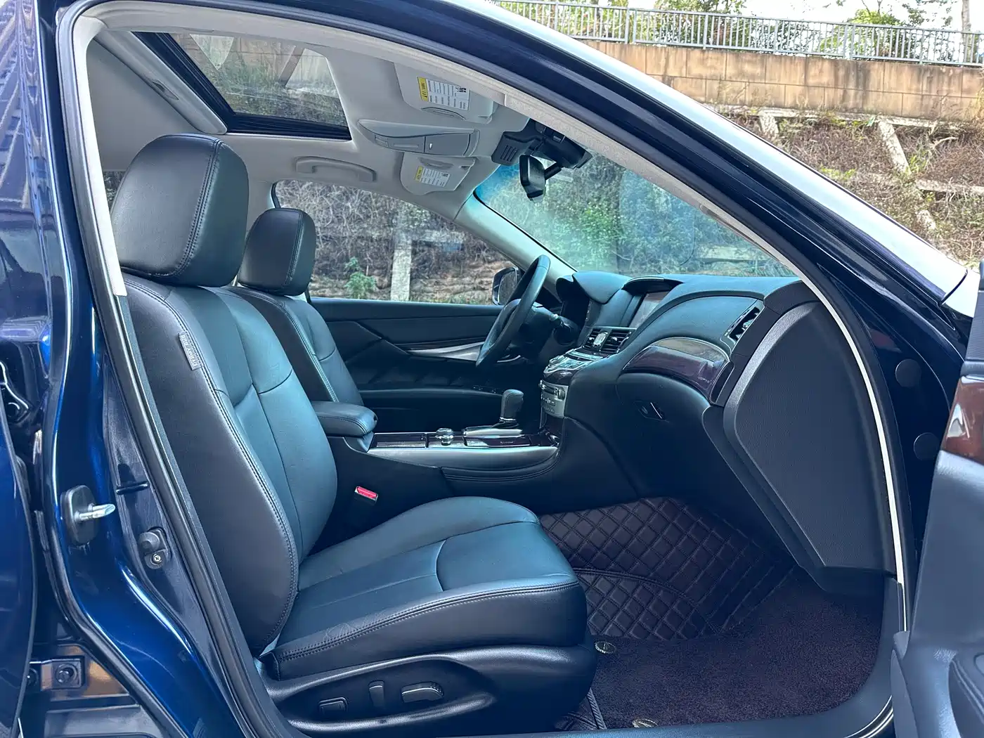 Infiniti Q70 2019 Q70L 2.0T Enjoyment Edition фото 9