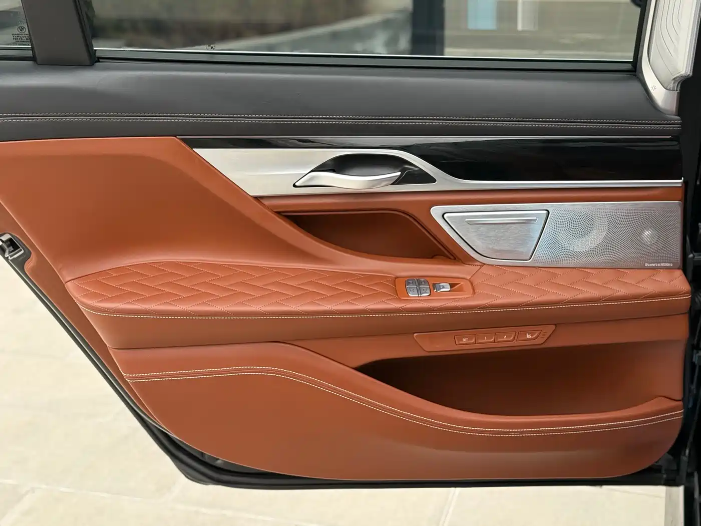 BMW 7 Series 2021 Model 740Li xDrive Executive M Sport Package фото 11