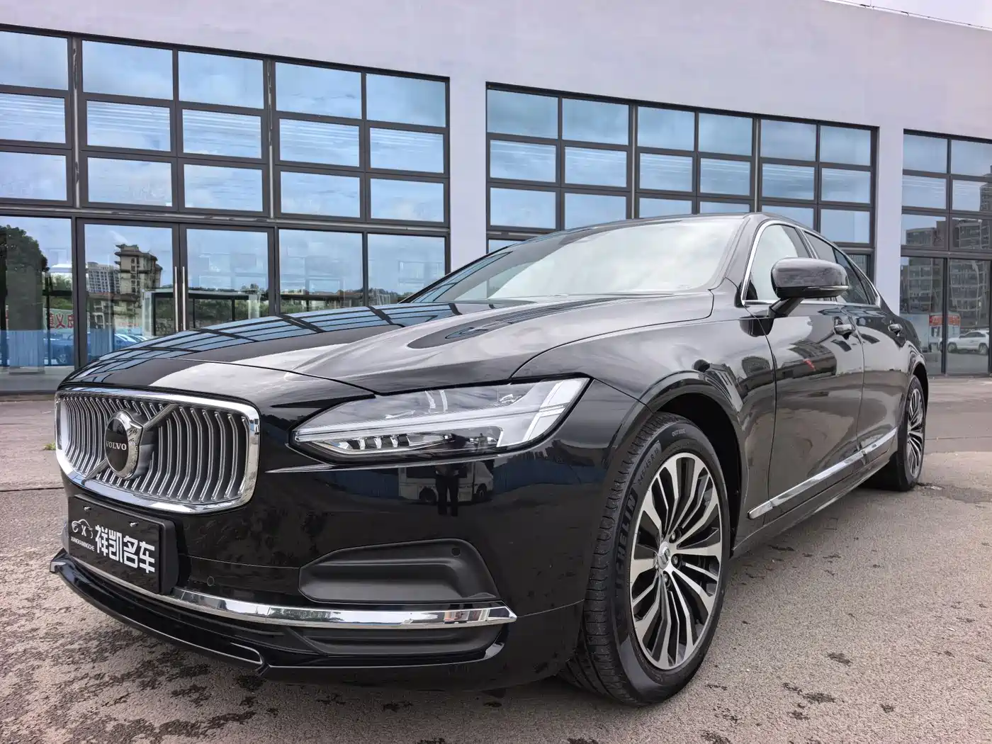 Volvo S90 2025 B5 Zhiyi Luxury Edition