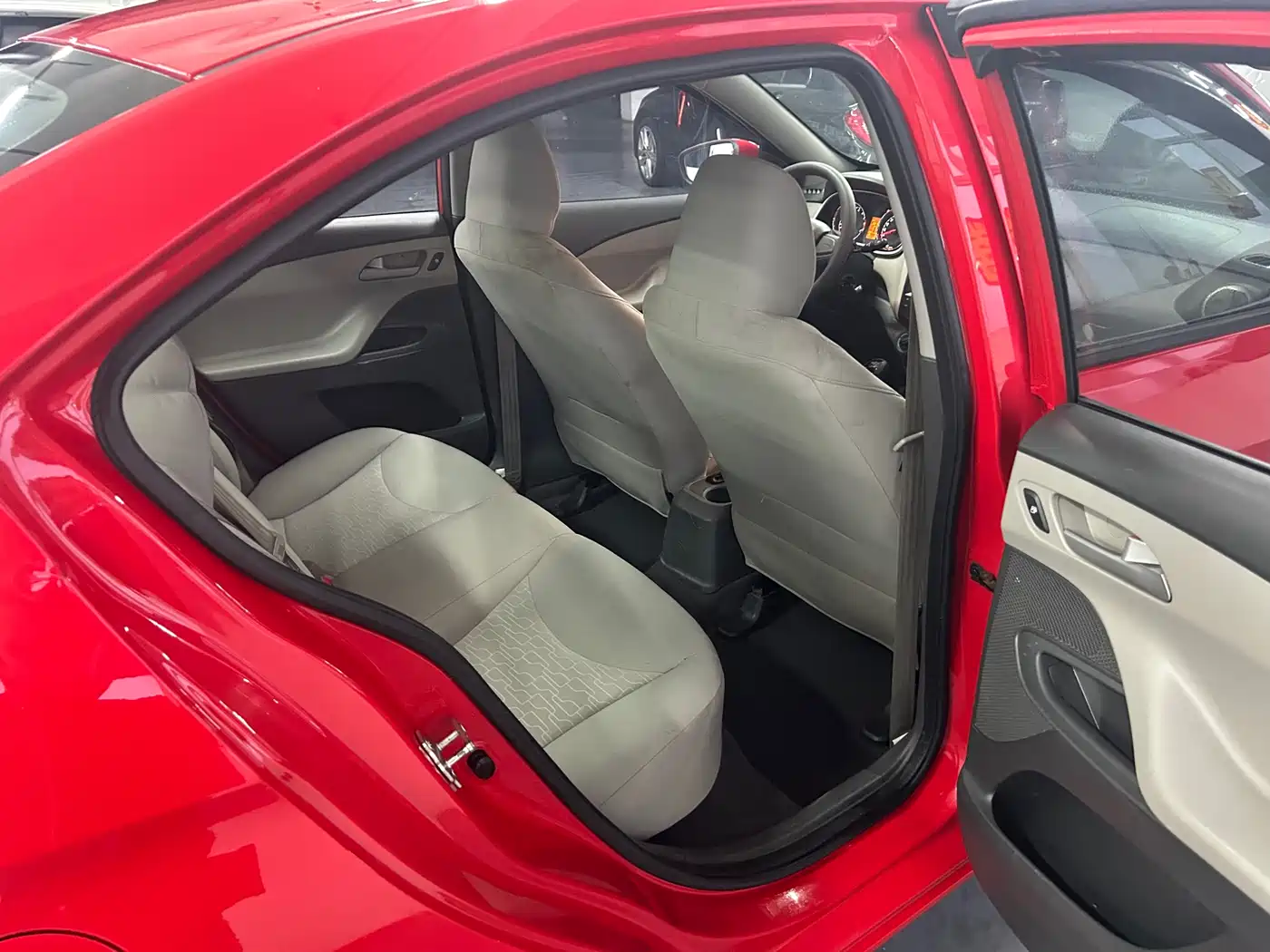 Chevrolet Sail 2015 Sail 3 1.5L Manual Ideal Sunroof Edition фото 16