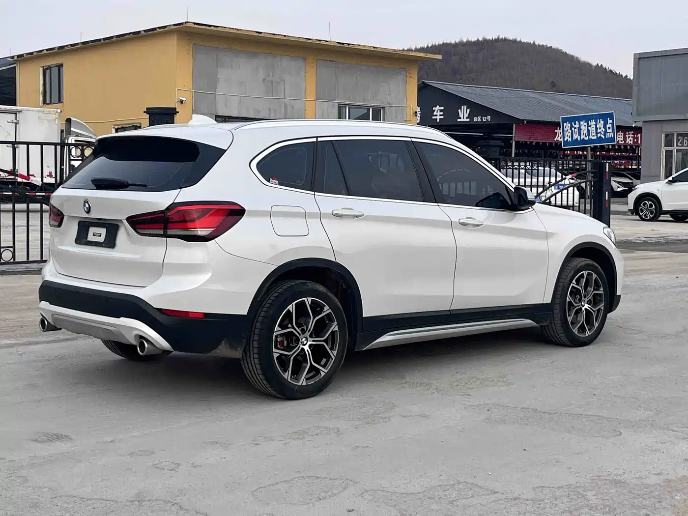 BMW X1 2022 sDrive20Li Fashion фото 21