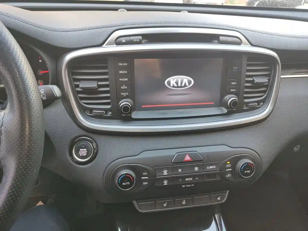 Photo 9 - Kia Sorento
