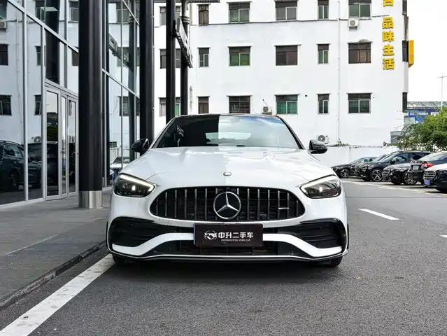 Mercedes-Benz C-Class AMG 2025 AMG C 43 4MATIC — фото 2