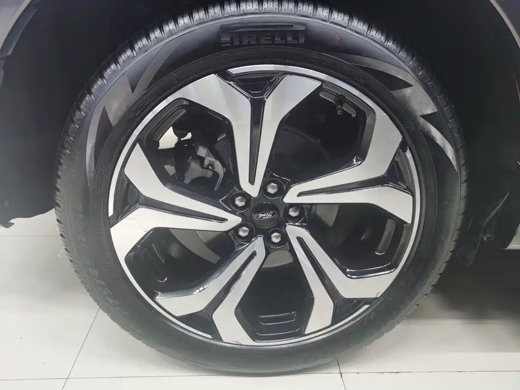 Photo 15 - Ford Explorer