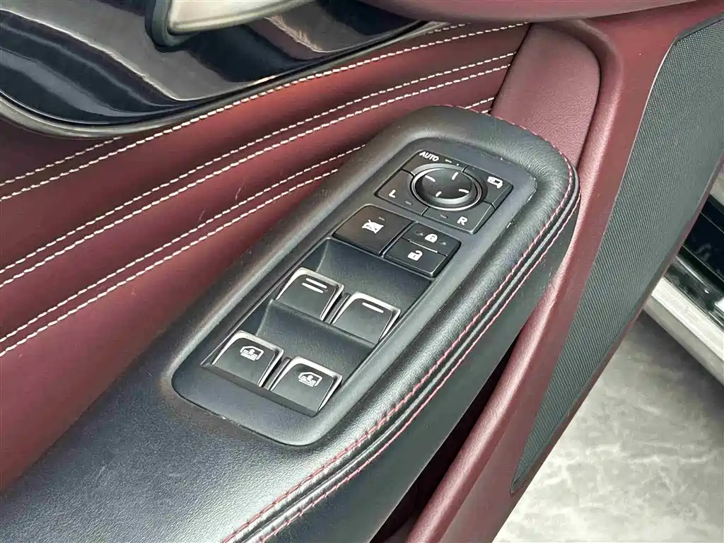 Lexus LS 2018 500h Executive Edition China V фото 7