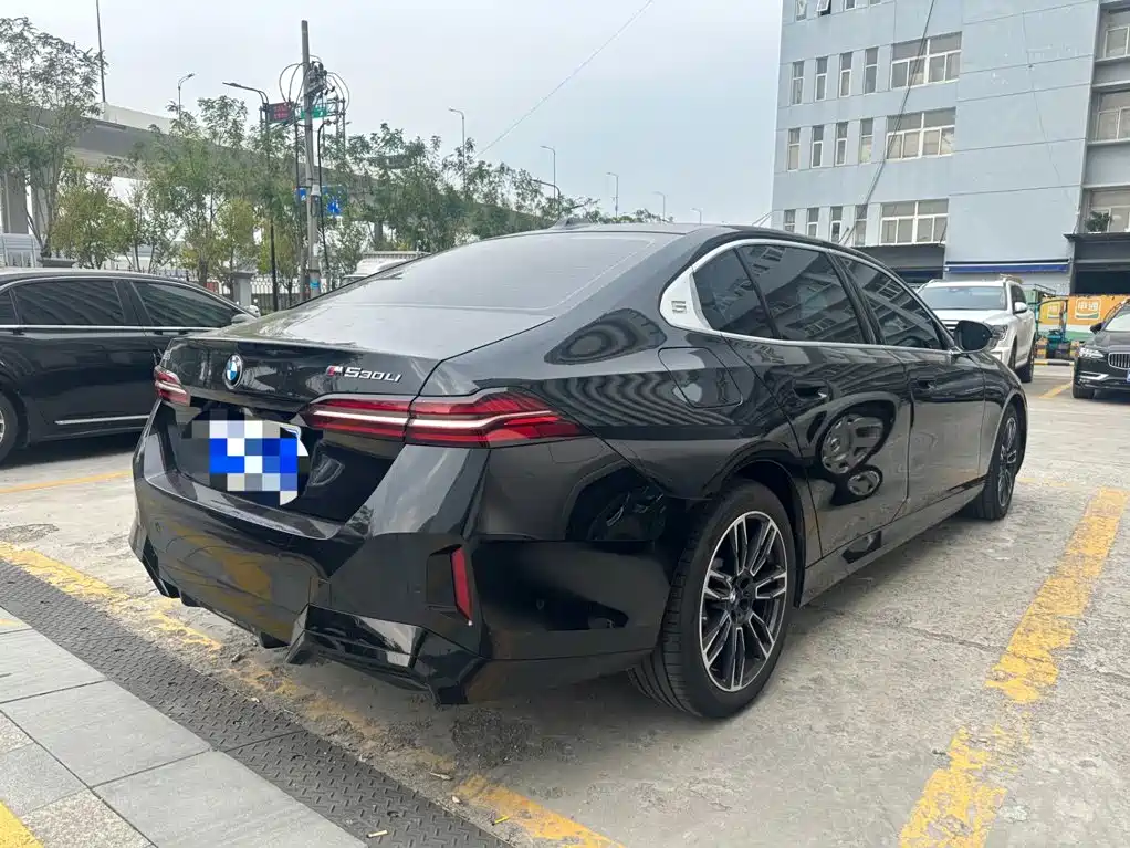 Фото 9 - BMW 5 Series