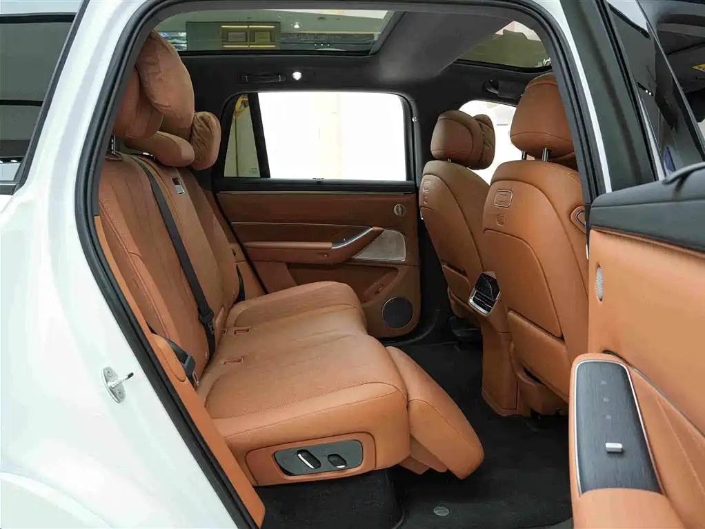 Aito AITO M8 2025 2025 Range Extender Max+ Edition 53.4kWh 5-seater