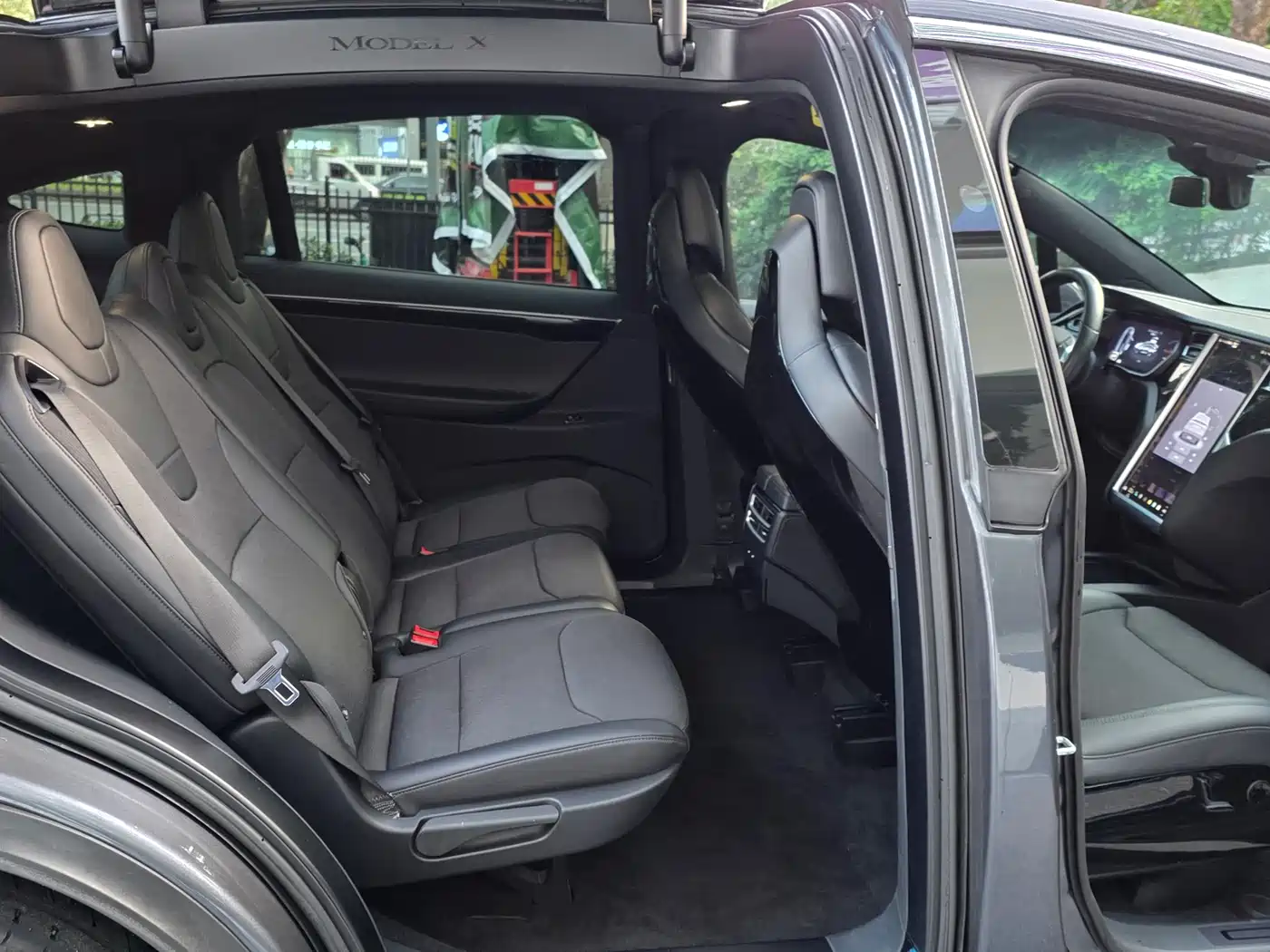 TESLA MODEL X