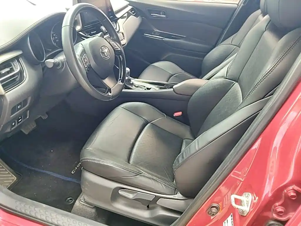 Photo 15 - Toyota C-HR