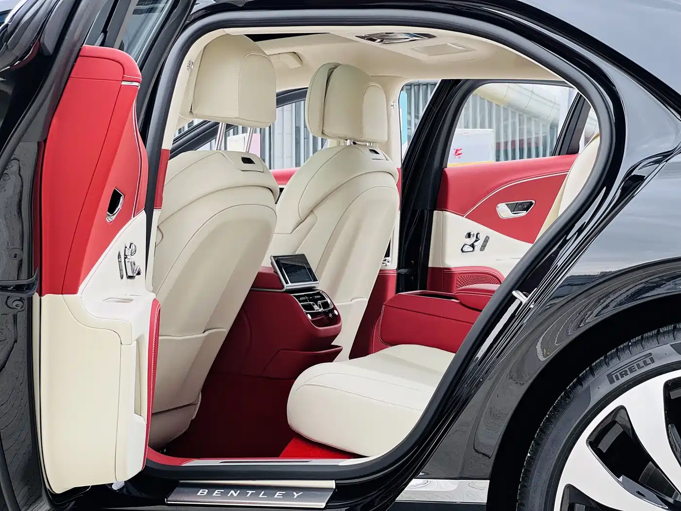 2025 Bentley Flying Spur
