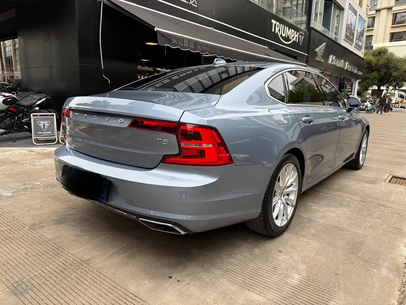 Фото 5 - Volvo S90