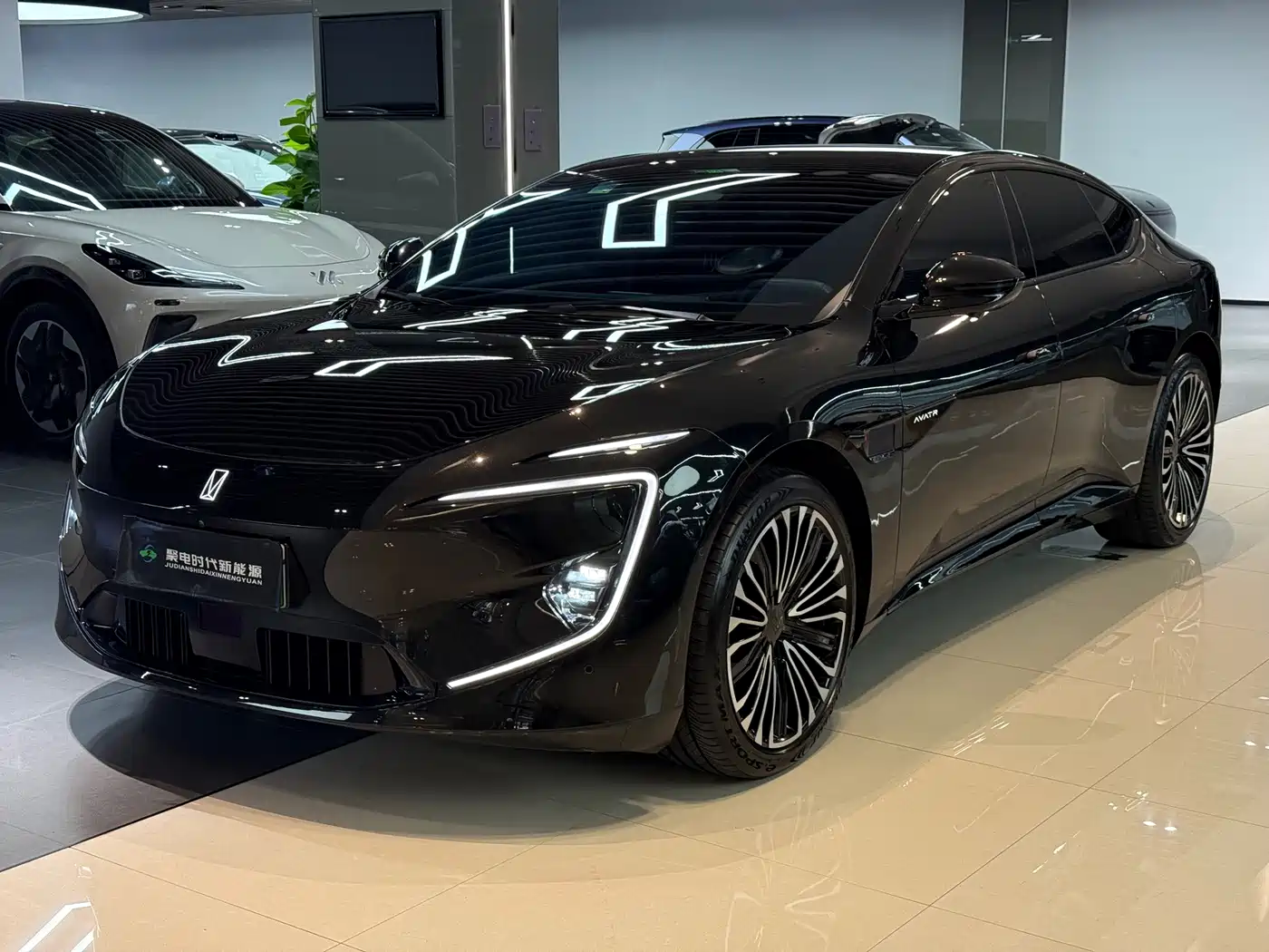 Avatr 12 2024 2023 Model 700 Triple Laser RWD Luxury Edition