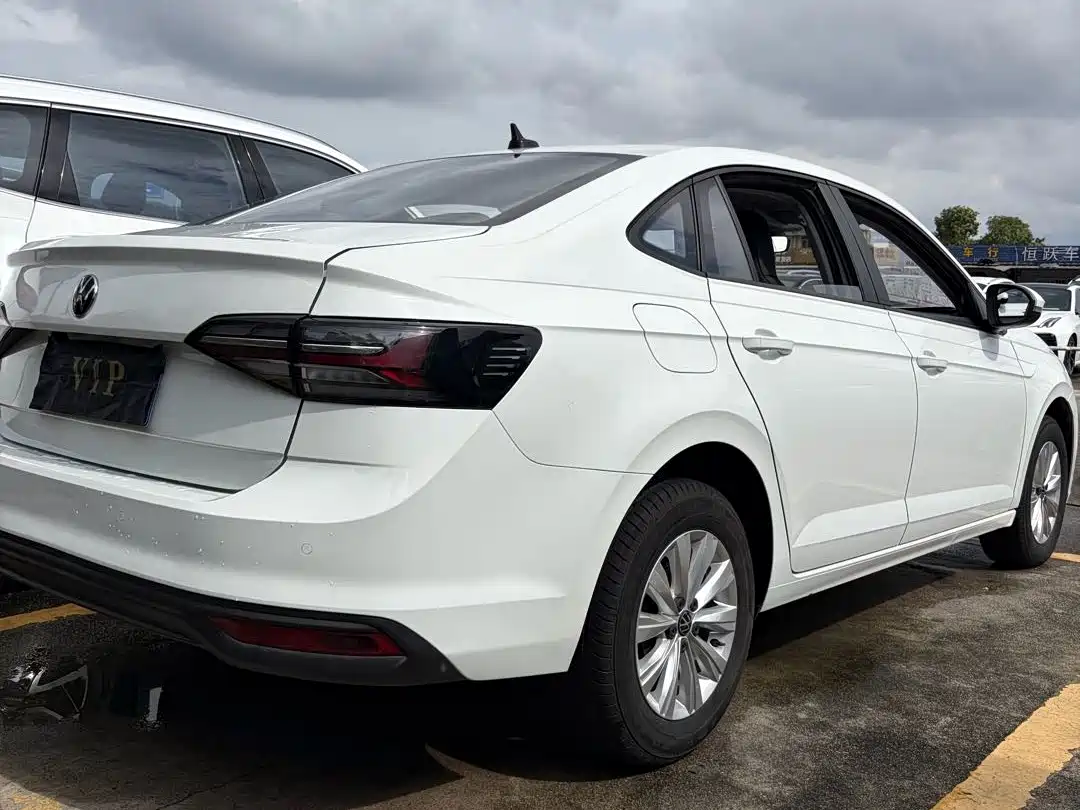 Фото 3 - Volkswagen Lavida