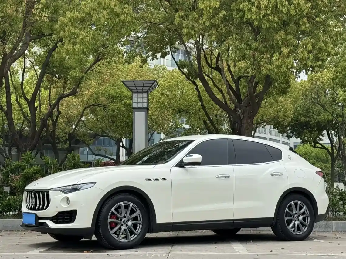Maserati Levante 2020 3.0T Standard фото 2