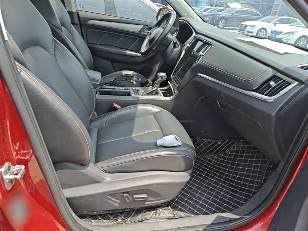 Фото 20 - Roewe RX5