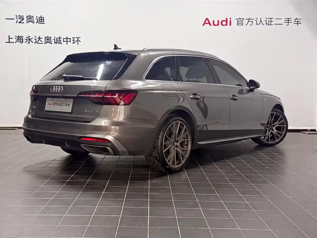 Фото 5 - Audi A4 (Import)