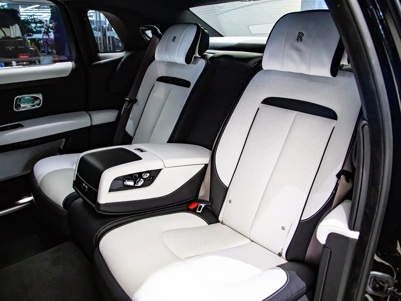 Rolls-Royce Ghost 2021 6.7T Standard Wheelbase фото 6