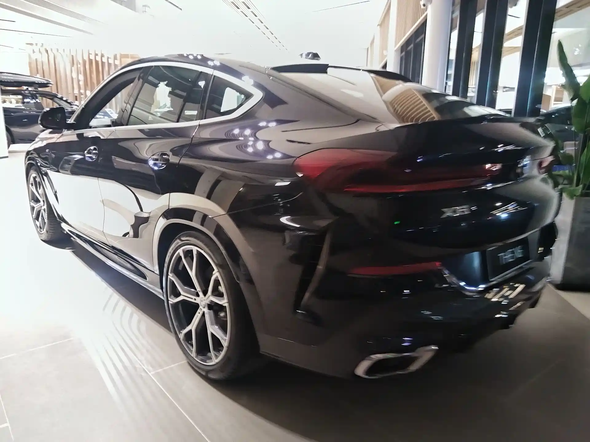 Photo 5 - BMW X6