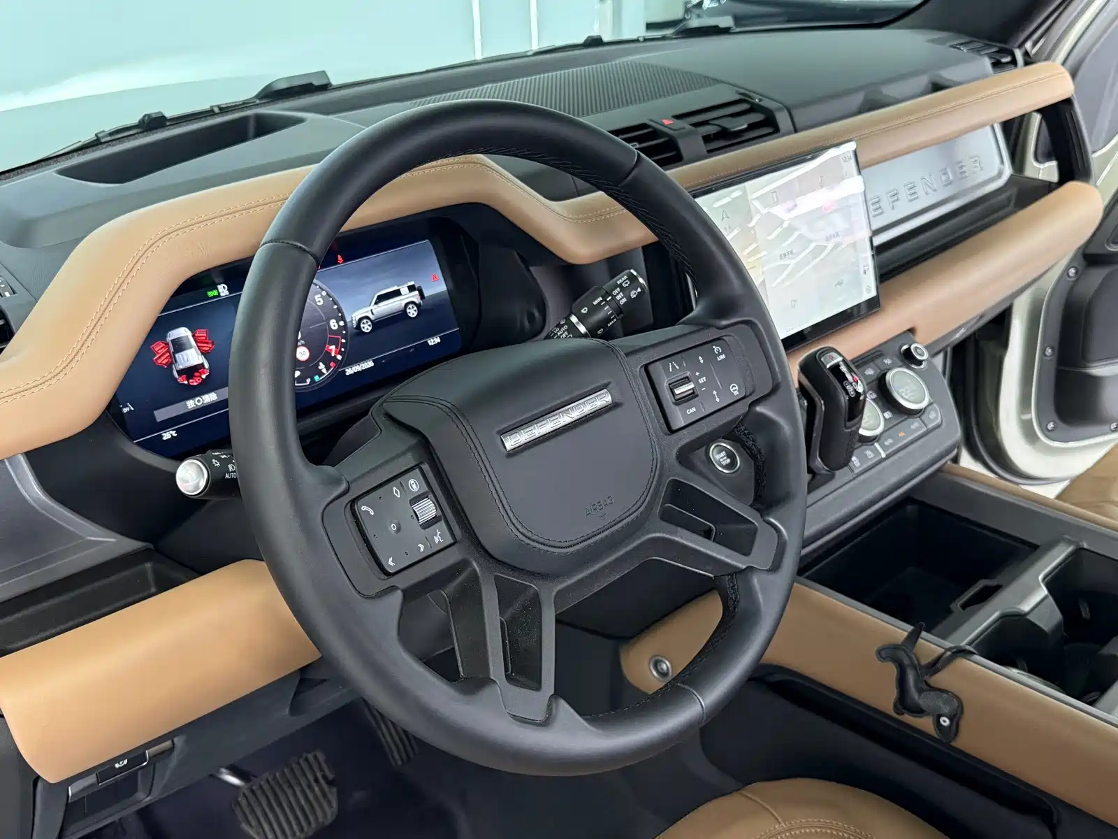 Фото 16 - Land Rover Defender