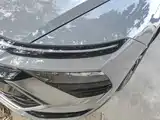 Photo 5 - Hyundai Sonata