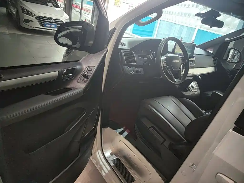 SAIC Maxus Maxus G10 2025 2025 2.0L Manual Multi-Purpose Edition Gasoline 7-Seater