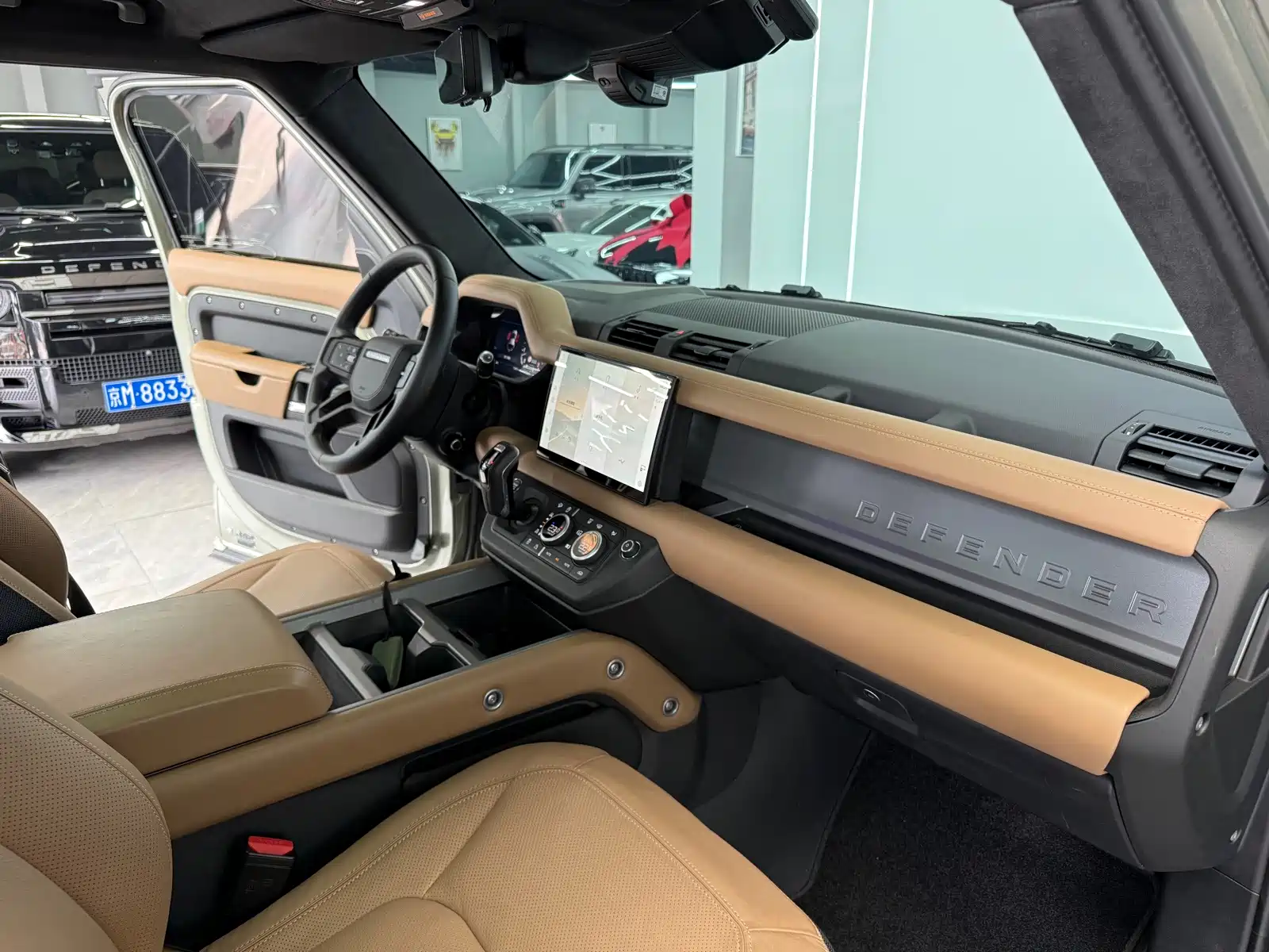 Фото 9 - Land Rover Defender
