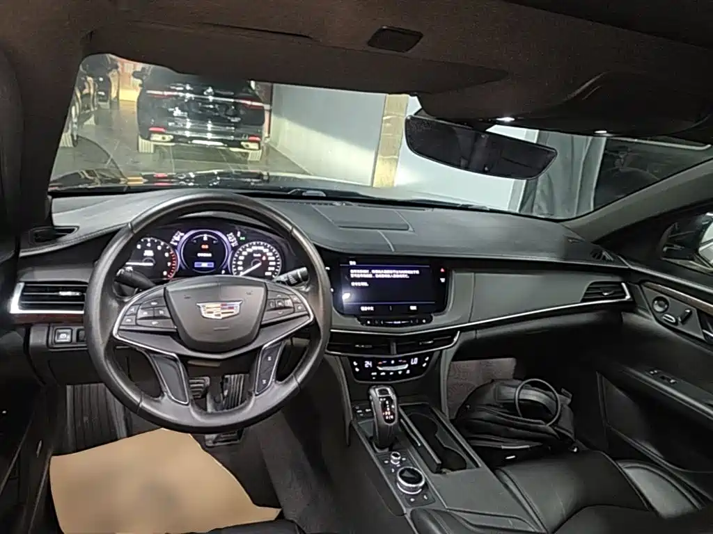 Фото 10 - Cadillac CT6