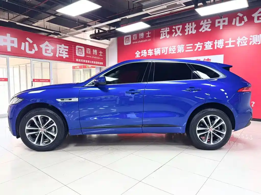 Фото 4 - Jaguar F-PACE