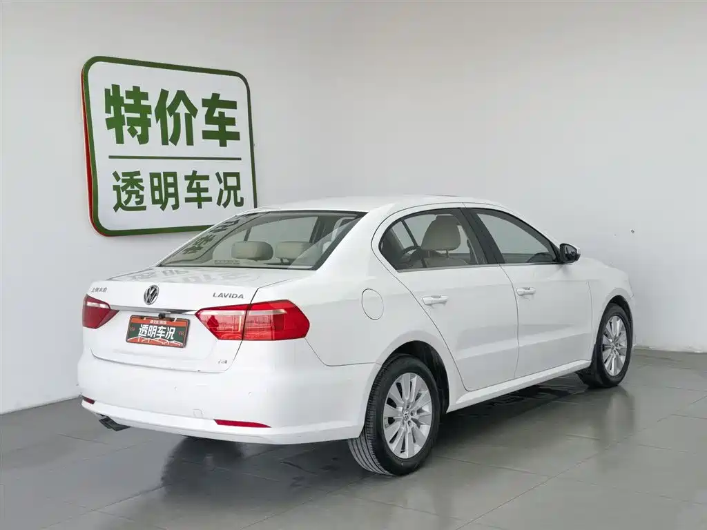Volkswagen Lavida 2013 Facelift 1.4TSI Manual Comfort фото 2
