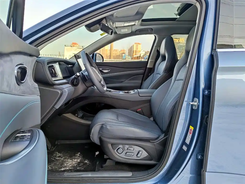 BYD SEA LION 07 DM I