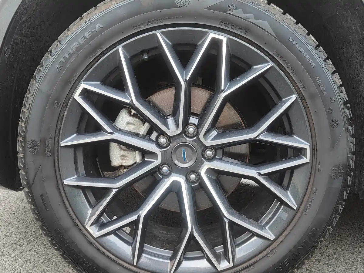 Фото 14 - Changan Oshan Z6