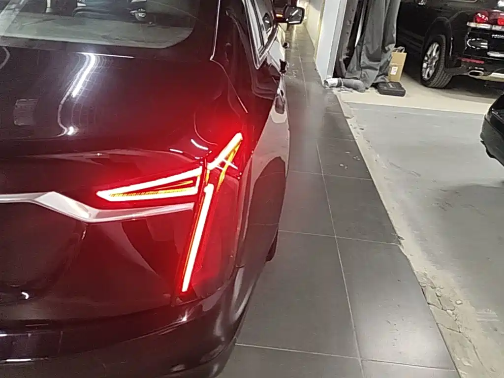 Фото 8 - Cadillac CT6
