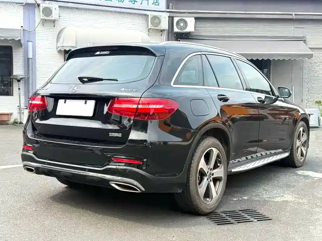 Mercedes-Benz GLC 2018 GLC 260 4MATIC Luxury — фото 2