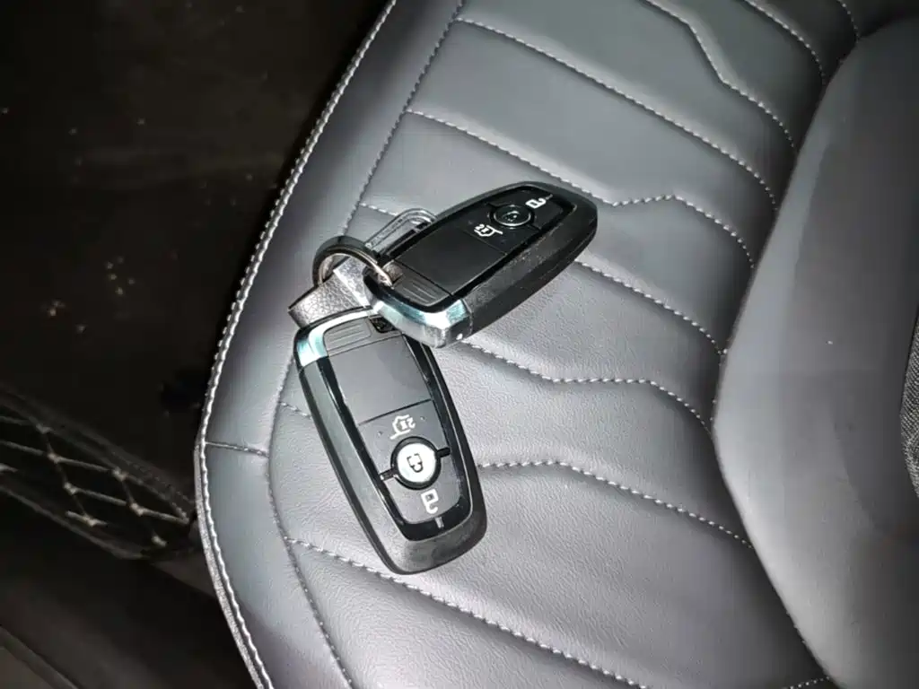 Фото 9 - Ford Edge