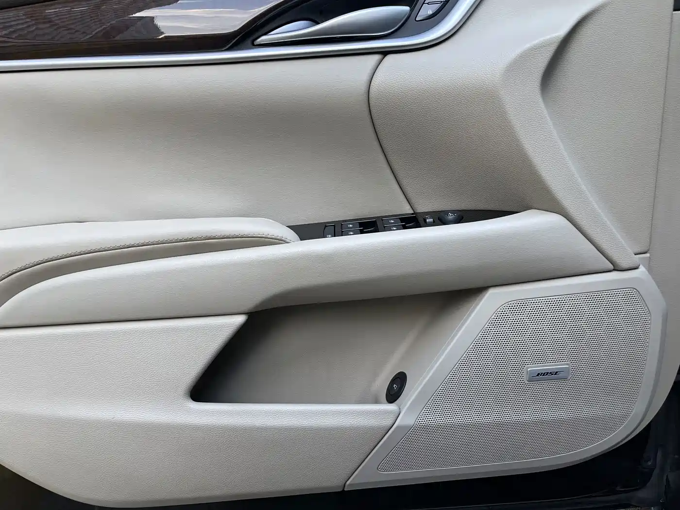 Photo 14 - Cadillac XTS