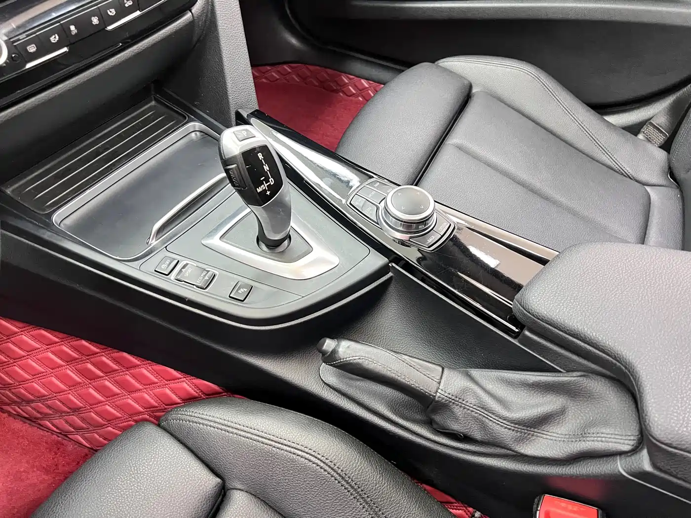 BMW 3 Series GT 2019 320i Fashion Model фото 26