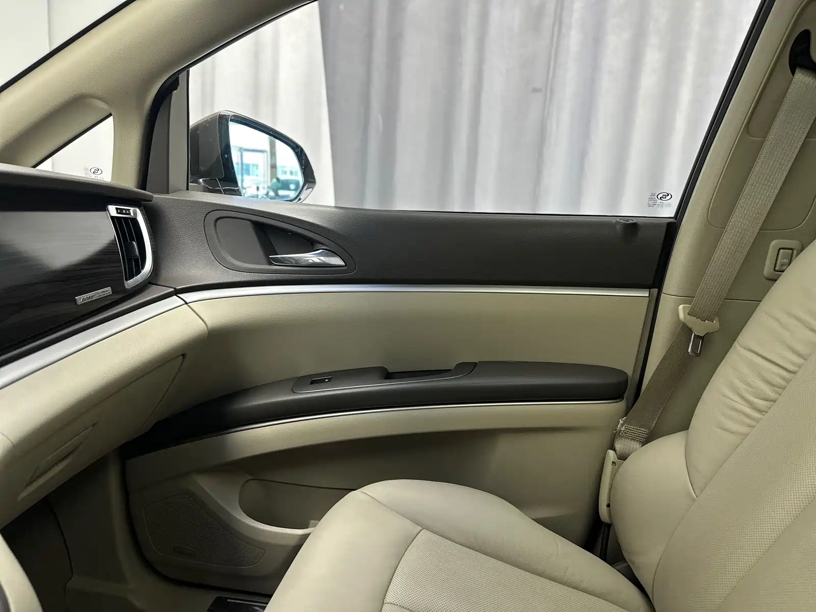 Photo 26 - Buick GL8