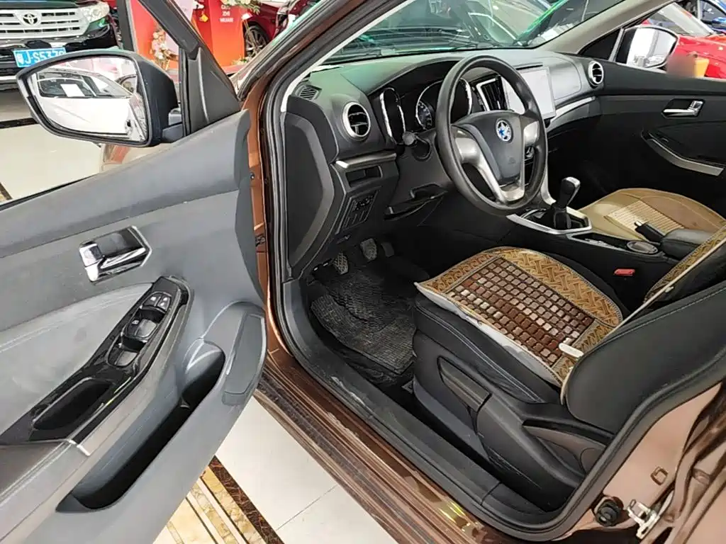 Venucia T70 2018 2016 1.6L Manual Rui Xing Edition
