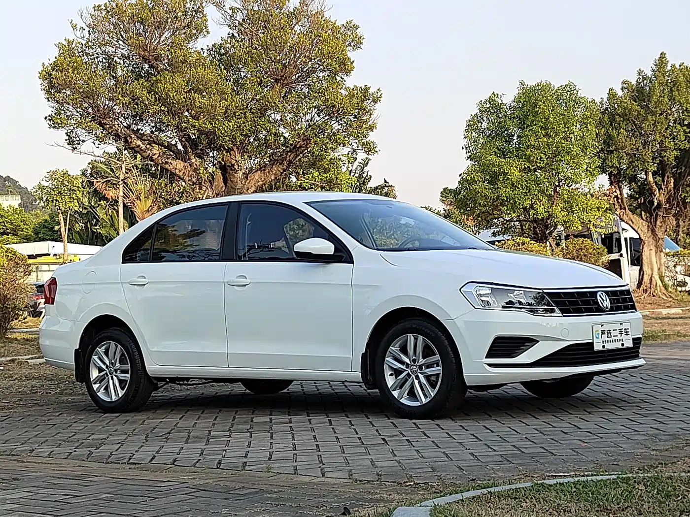 Volkswagen Jetta 2019 Dream Edition 1.4L Manual Fashion фото 3