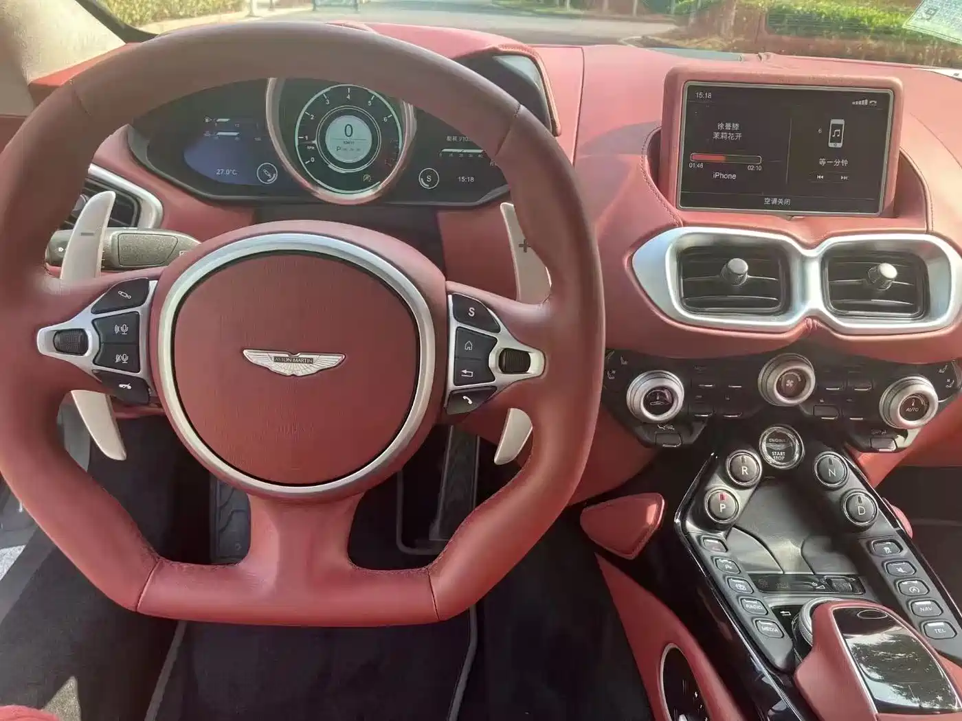 ASTON MARTIN V8 VANTAGE