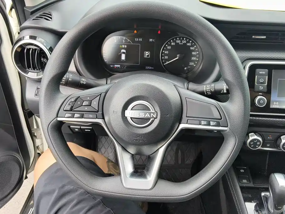 Nissan Kicks 2025 2023 Model Spirited 1.5L Dynamic Fashion Edition