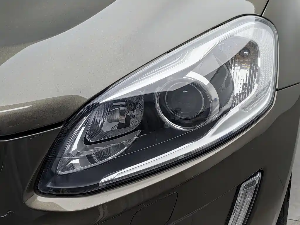 Фото 7 - Volvo XC60