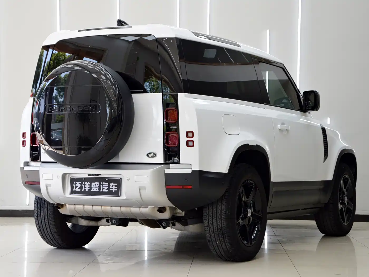 Фото 11 - Land Rover Defender