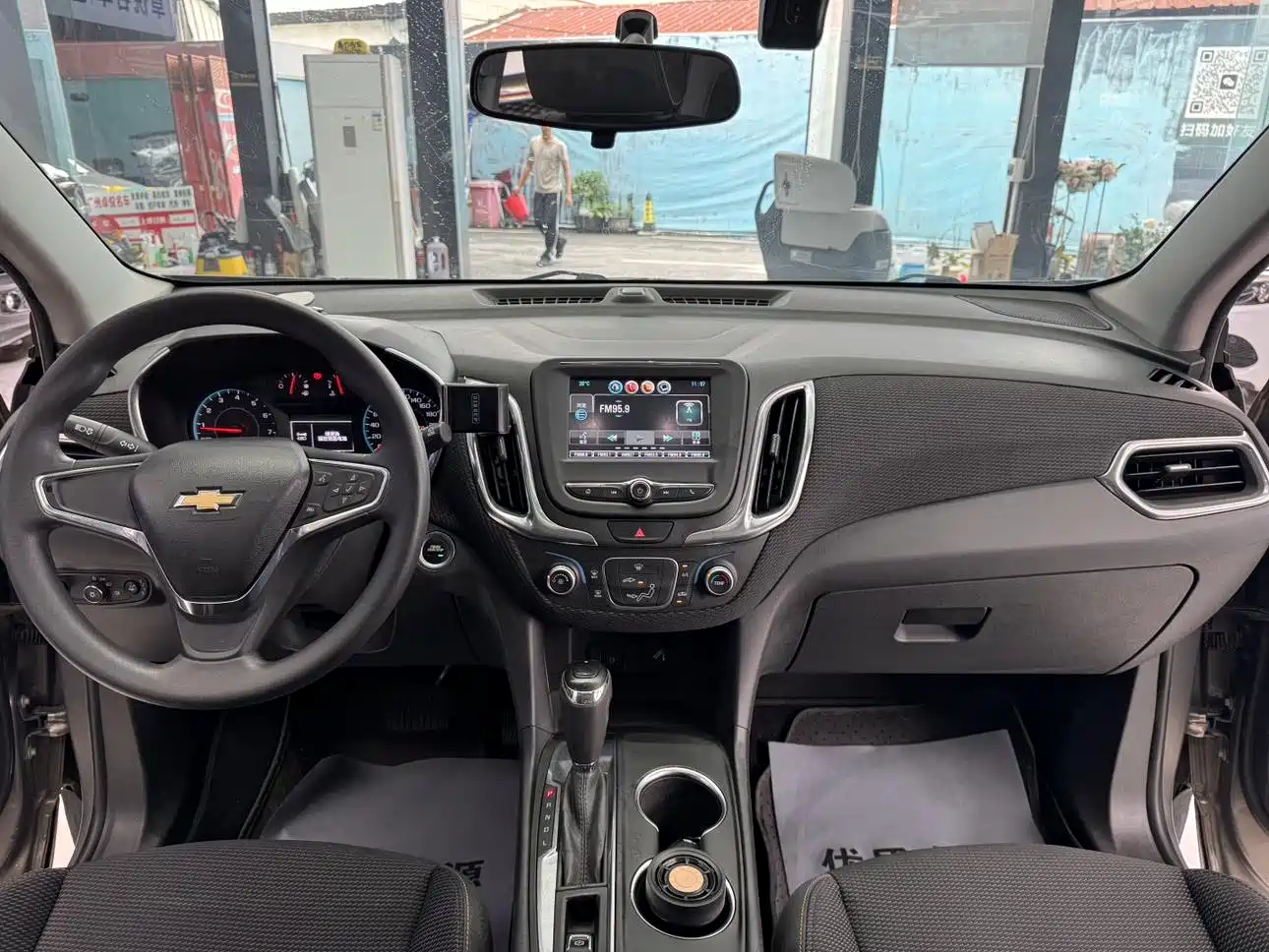 Chevrolet Equinox 2017 535T Automatic Galloping Edition фото 14