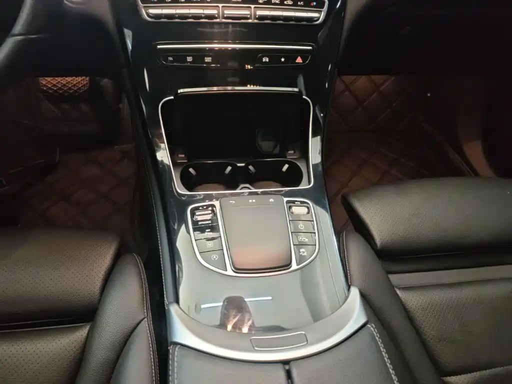 MERCEDES-BENZ GLC