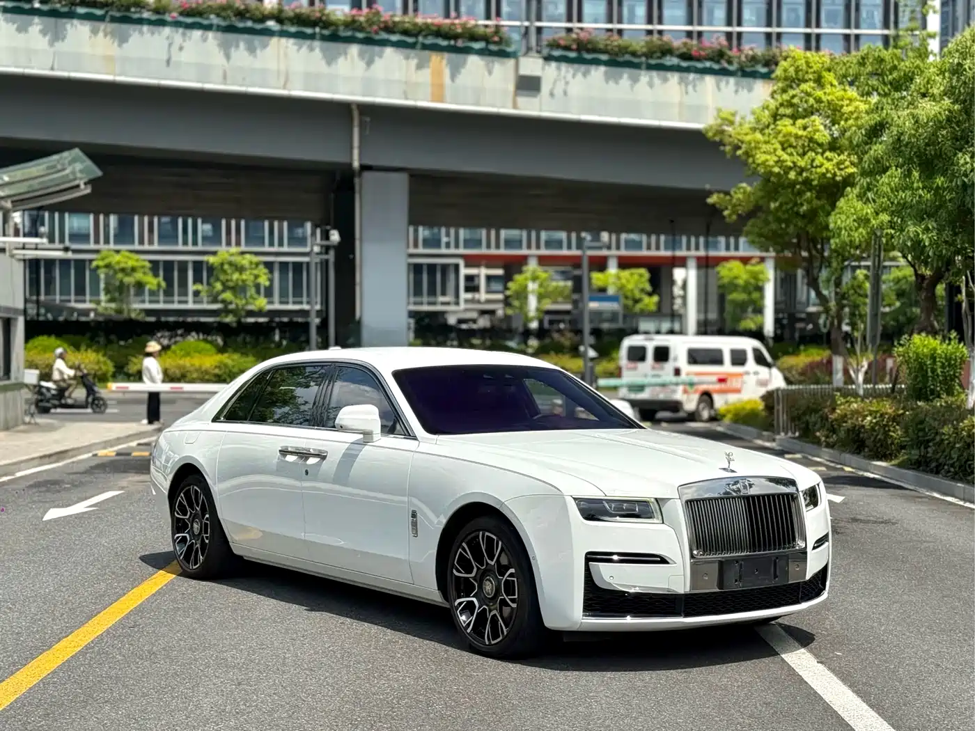 Rolls-Royce Ghost 2021 6.7T Long Wheelbase фото 2