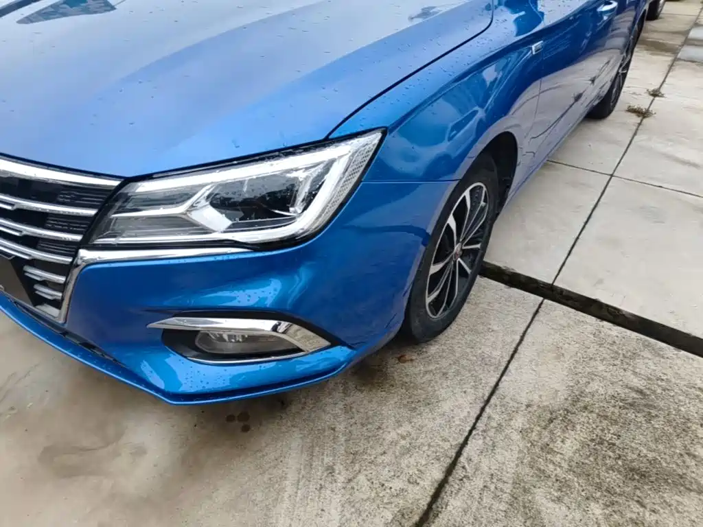Фото 24 - Roewe i5